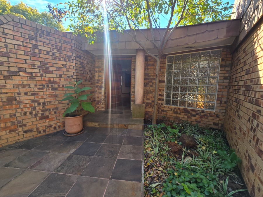 4 Bedroom Property for Sale in Heuwelsig Free State